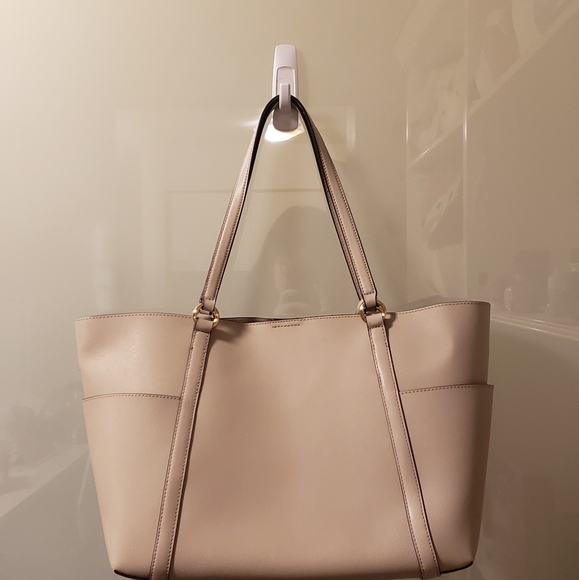 Michael Kors Nomad Tote in Light Sand - Picture 2 of 5